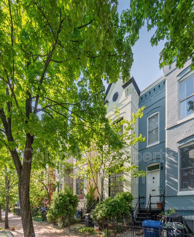 Primary Photo - 650 E St NE