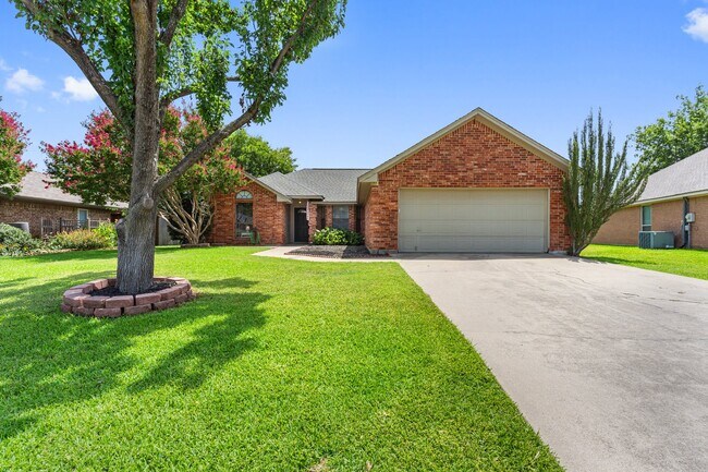 Building Photo - 19 Alamosa Dr