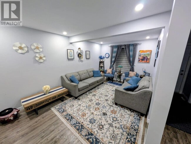 Building Photo - 55 Ashley Crescent