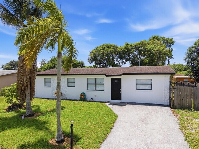 Building Photo - 4862 Andros Dr