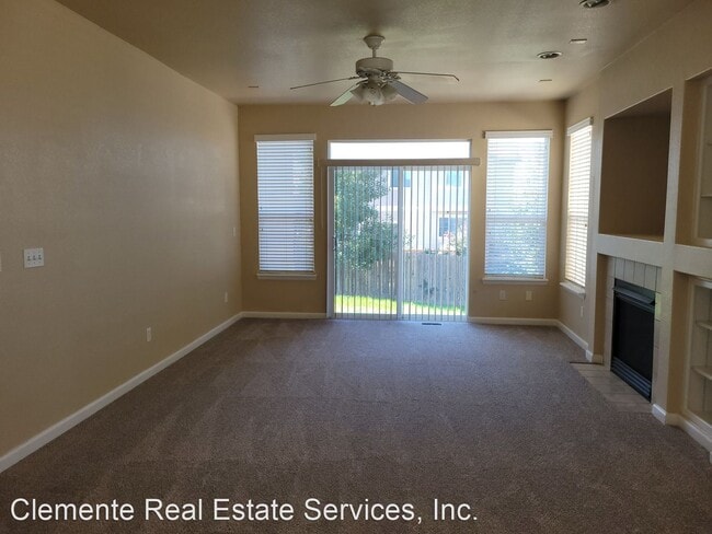 Building Photo - 3 br, 2.5 bath House - 7747 Mountain Laure...