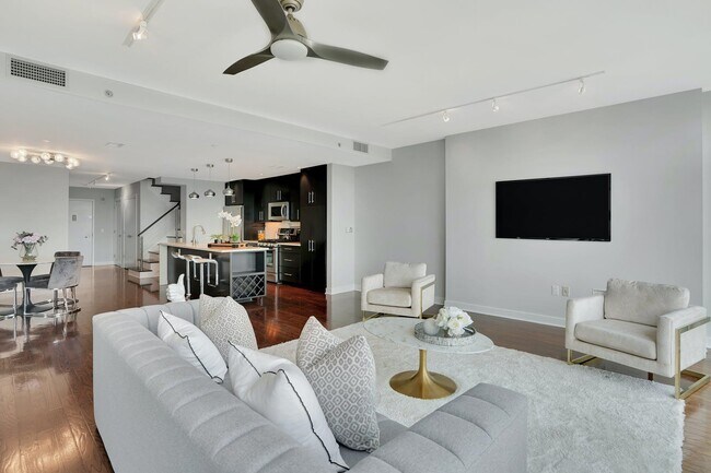Foto del edificio - 100 Thompson Ln