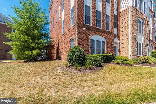 Building Photo - 14800 Potomac Branch Dr