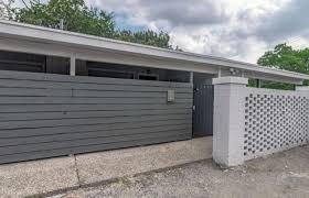 Building Photo - 1915 Fairlawn Ln