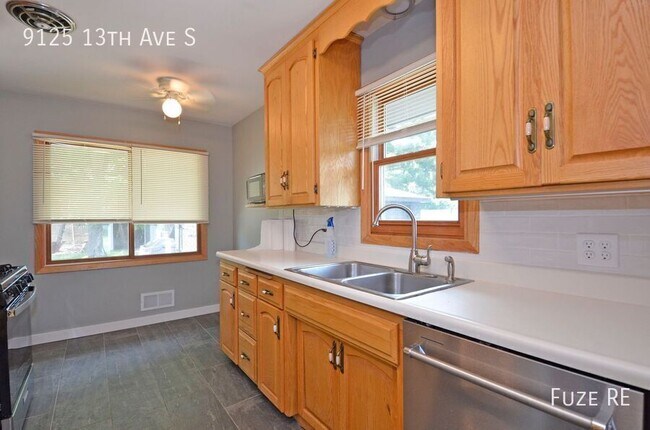Foto del edificio - 9125 13th Ave S