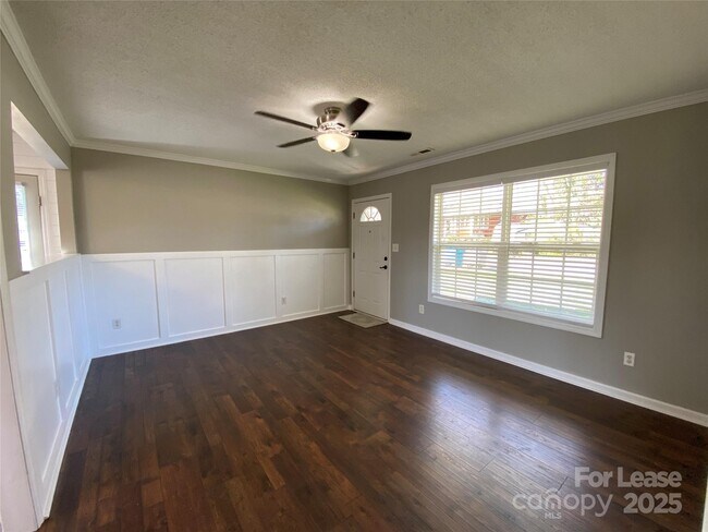 Foto del edificio - 15 Linestowe Dr