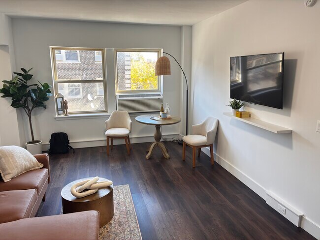 Foto del edificio - 1553 W Hollywood Ave