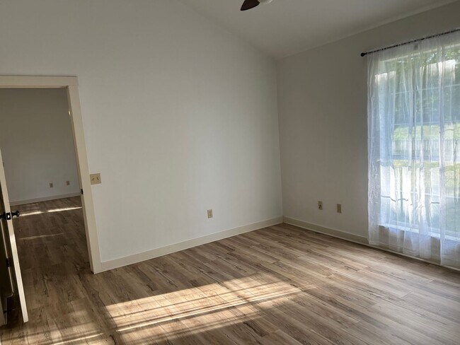 Foto del edificio - Country Living with Lake McQueeney Boat Ramp Access!