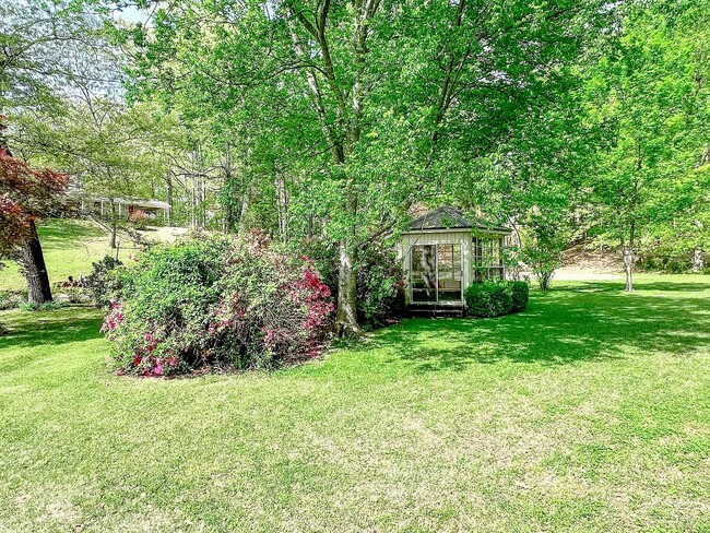 Gazebo & 1.5 Acres - 110 Ridgeland Dr