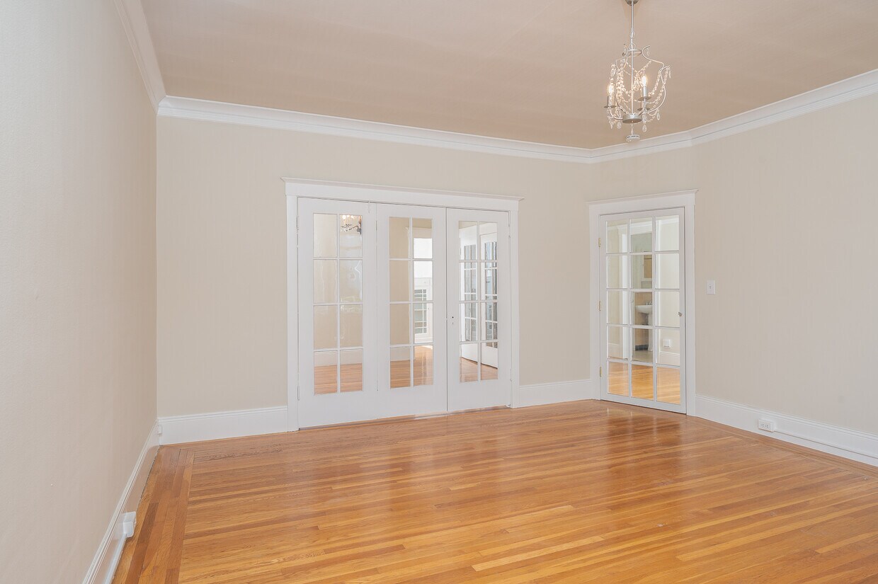 Primary Photo - 1247 Chestnut St