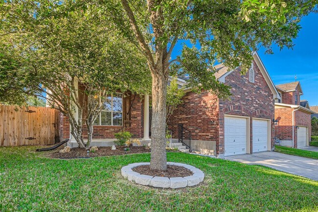 Foto del edificio - Gorgeous 2 story home!