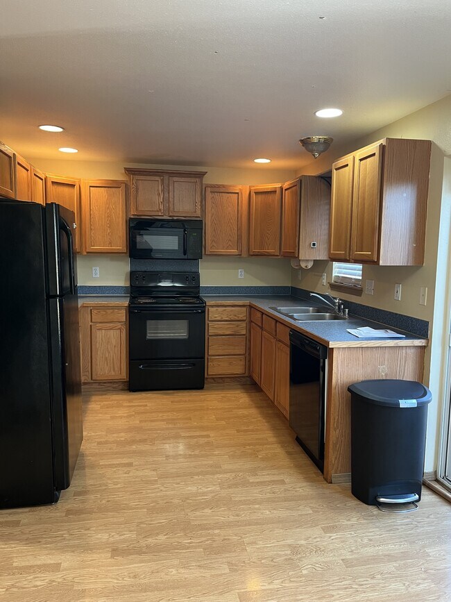 Foto del edificio - 224 Wyandotte Ave