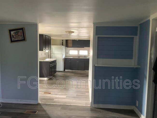 Foto del edificio - 8947 Salamander Rd