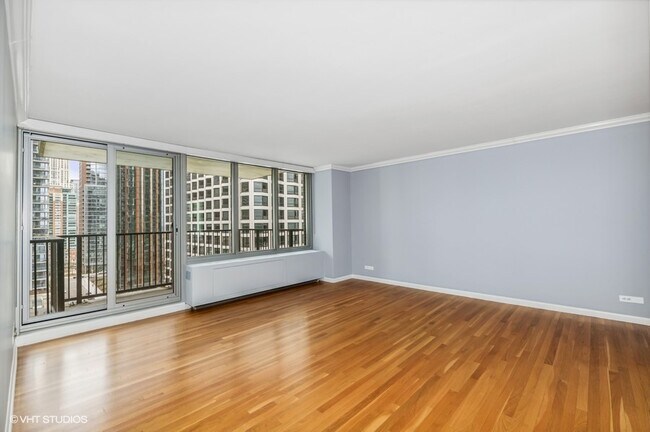 Building Photo - 400 E Randolph St