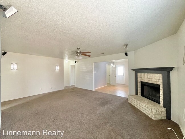 Building Photo - 3 br, 2 bath House - 3305 Lorena Drive