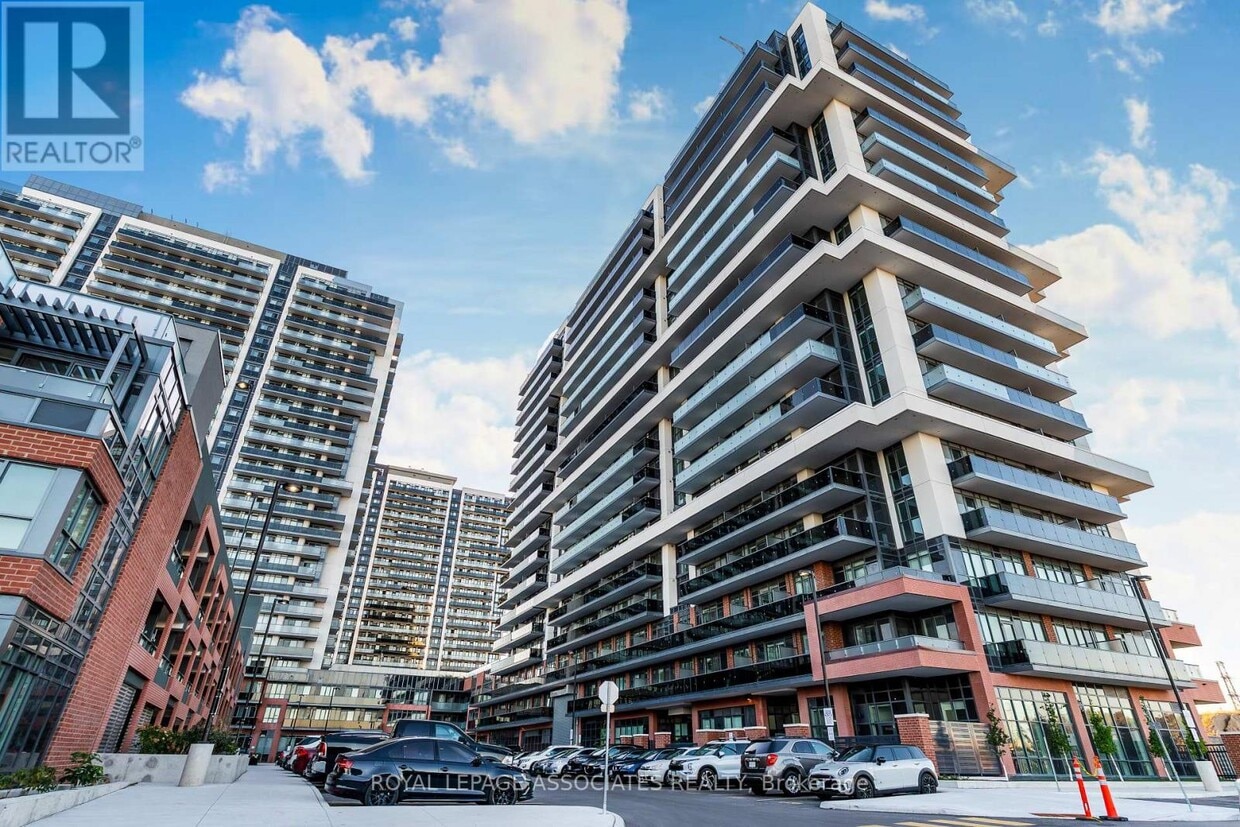 Photo principale - 2545-2545 Simcoe St N
