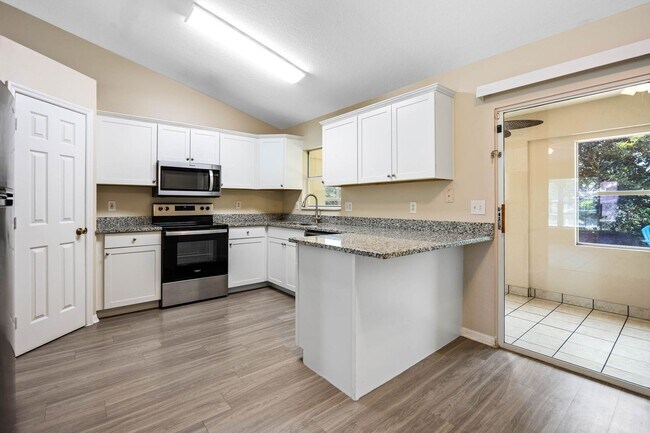 Building Photo - New Rental!
