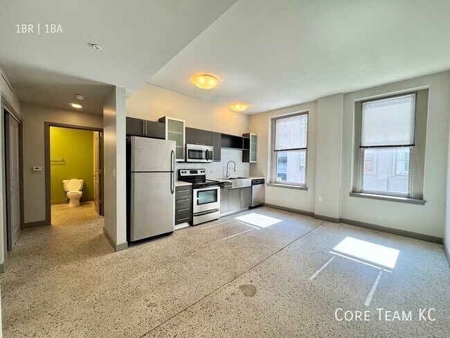 Foto del edificio - 306 E 12th St