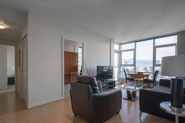 Photo du bâtiment - 939-2939 Expo Blvd