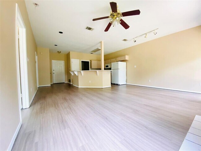 Building Photo - 903 Quartz Ct