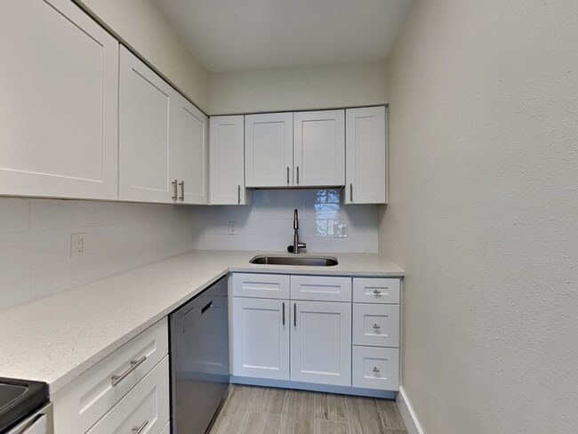 Photo - 542 Verbena Ct Townhome