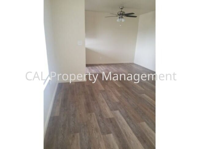 Building Photo - 2 Bedroom Apartment North Salinas