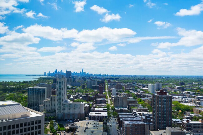 Foto del edificio - 5415 N Sheridan Rd