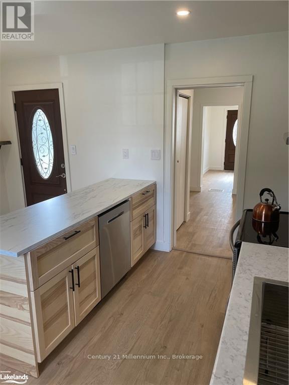 Photo du bâtiment - 563 12th Ave