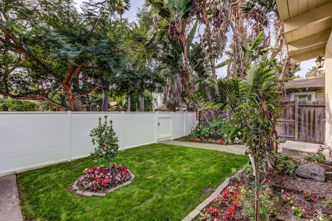 Foto del edificio - Ocean Avenue Duplex