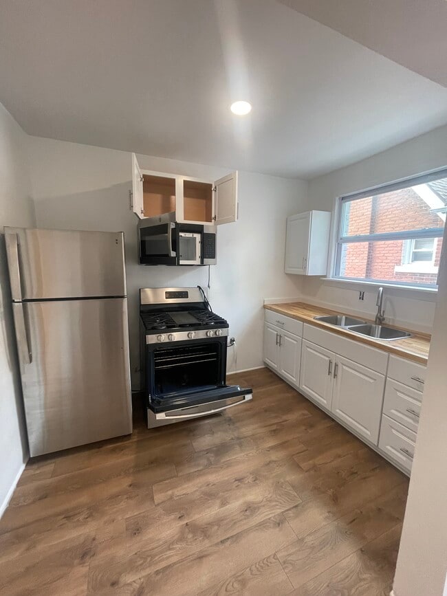 Building Photo - 17182 Stoepel St