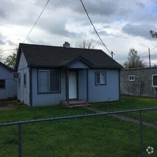 Building Photo - 1011 SW Isham St