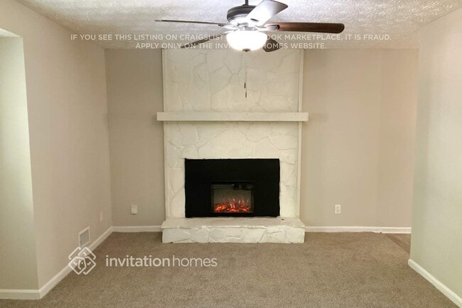 Building Photo - 1023 Lakewood Dr