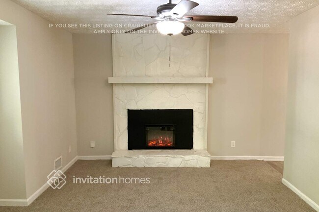 Foto del edificio - 1023 Lakewood Dr