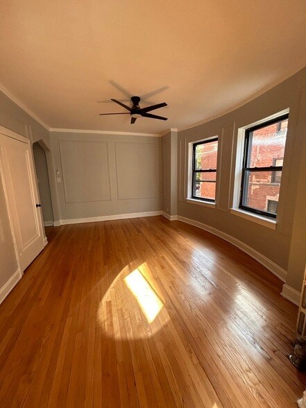Building Photo - 5240 S Drexel Ave