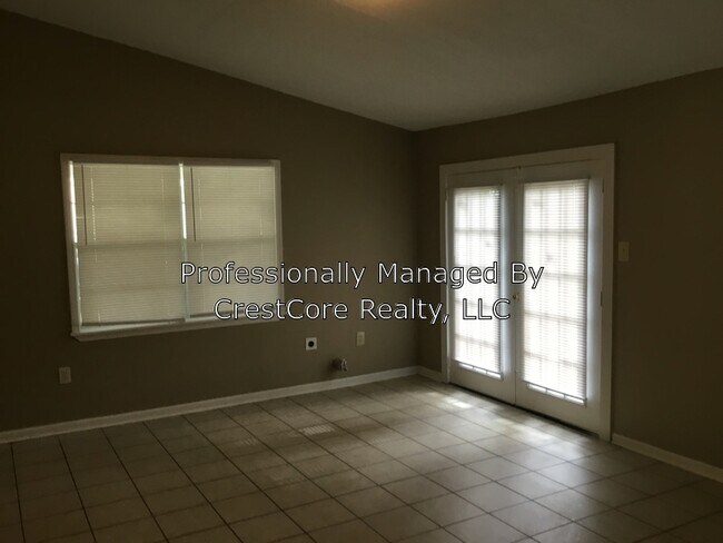 Building Photo - 3795 Hillridge St