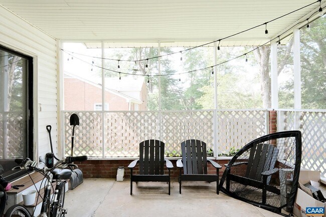 Foto del edificio - 2219 Greenbrier Dr