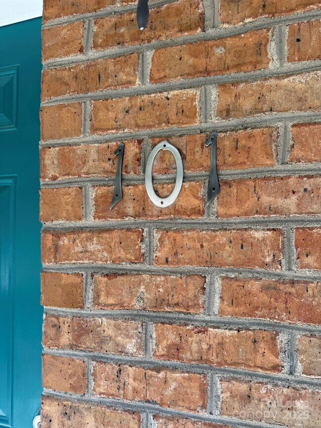 Foto del edificio - 406 W 9th St