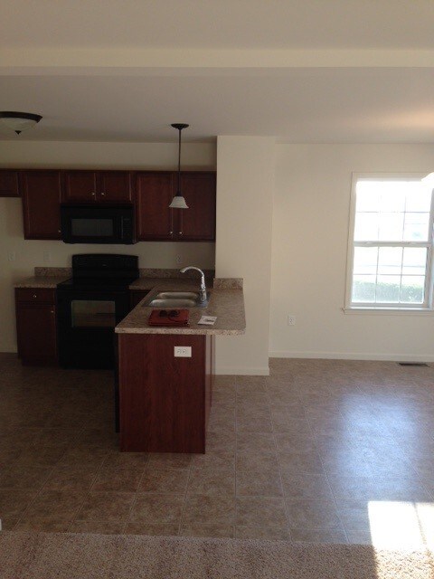 Foto del edificio - 652 Winding Ln