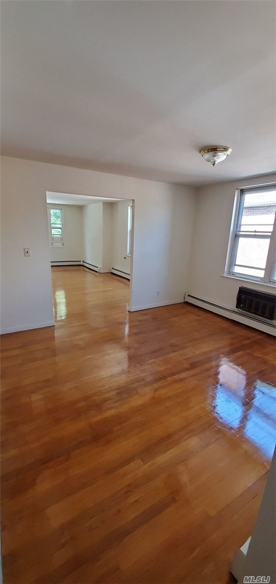 Foto del edificio - 6168 Delafield Ave