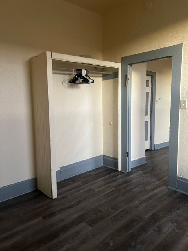 Building Photo - 931Del