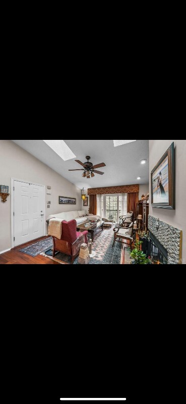 Foto del edificio - 45 Amethyst Way