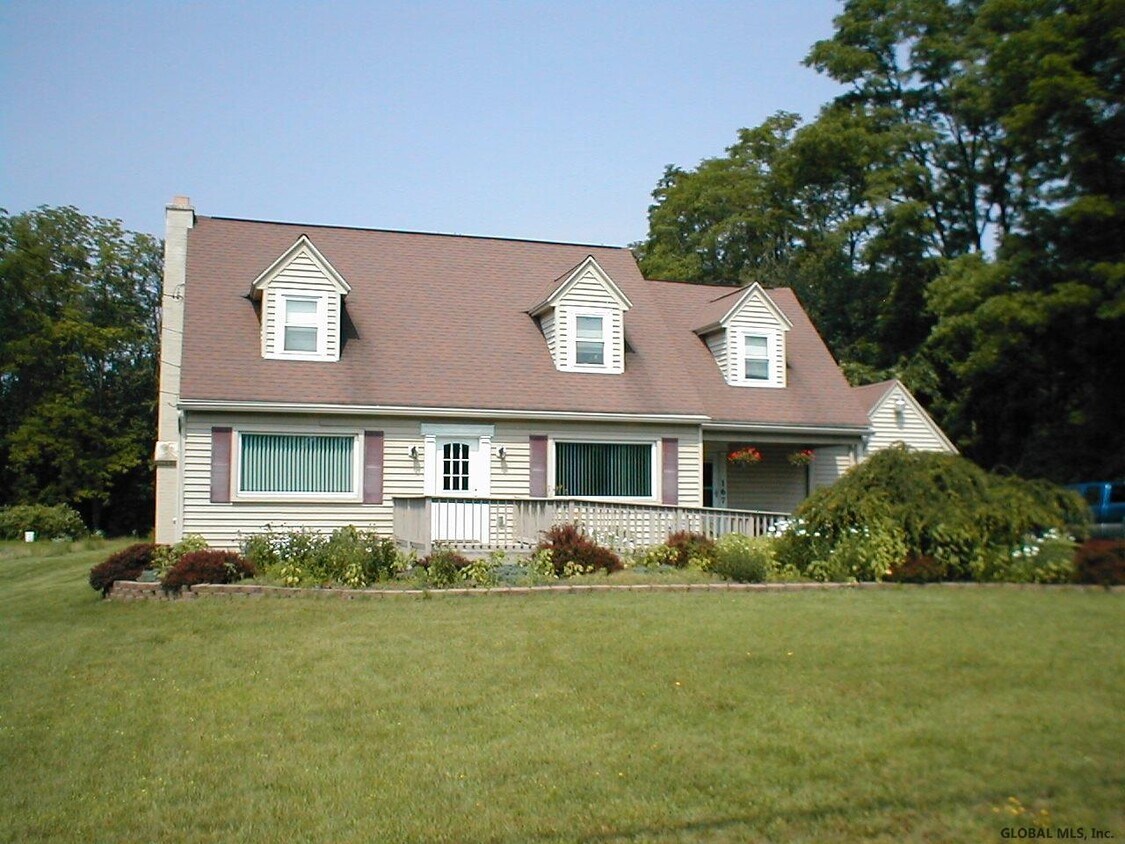 Primary Photo - 167 SARATOGA Rd