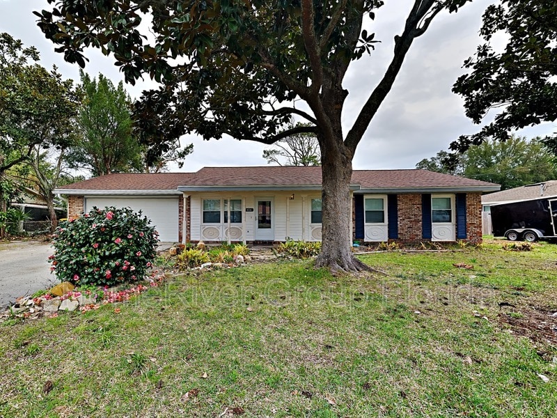 Primary Photo - 406 Lee Ln
