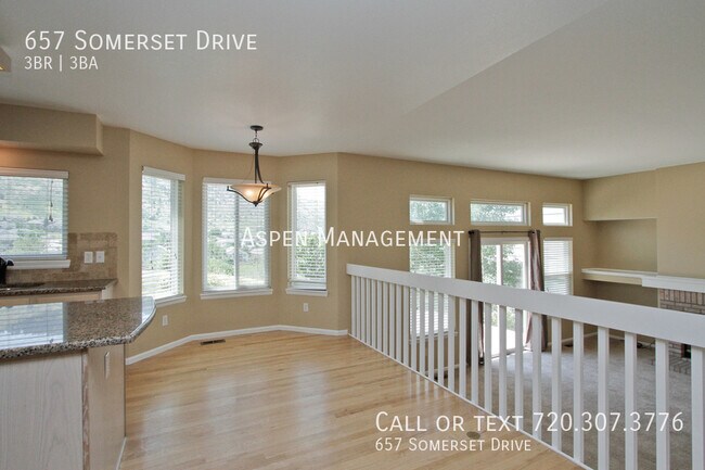 Building Photo - 657 Somerset Dr