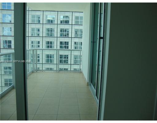 Building Photo - 300 S Biscayne Blvd
