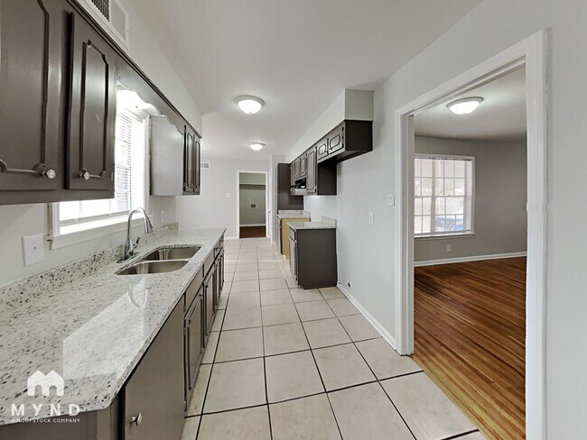 Foto del edificio - 3281 Whitney Ave