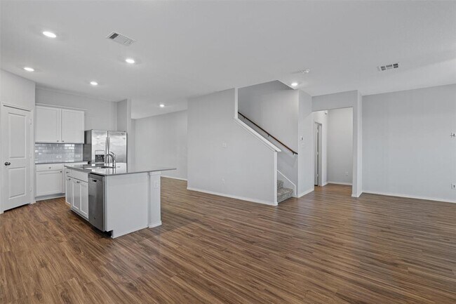 Building Photo - 321 Arnage Dr