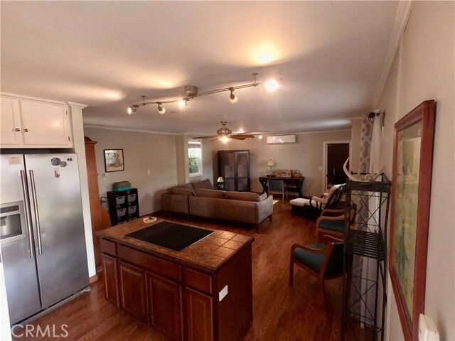 Building Photo - 536 N Mission Dr