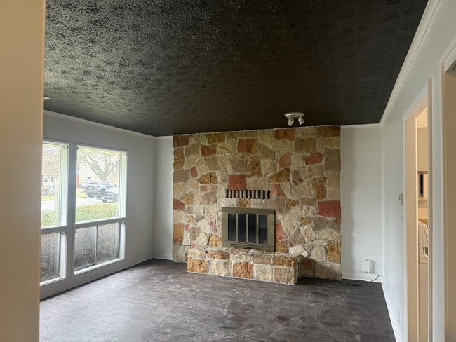 Building Photo - 684 Saratoga Ave