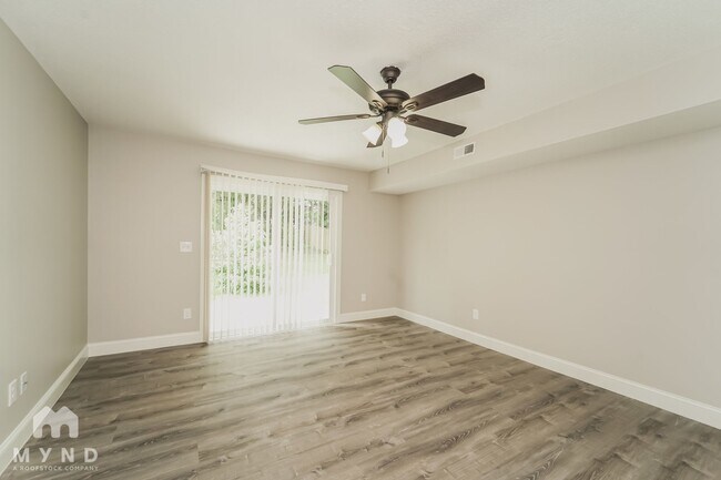 Foto del edificio - 9315 Haywain Ct